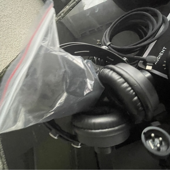 Shure sm7b microphone Bundle - Picture 5 of 7